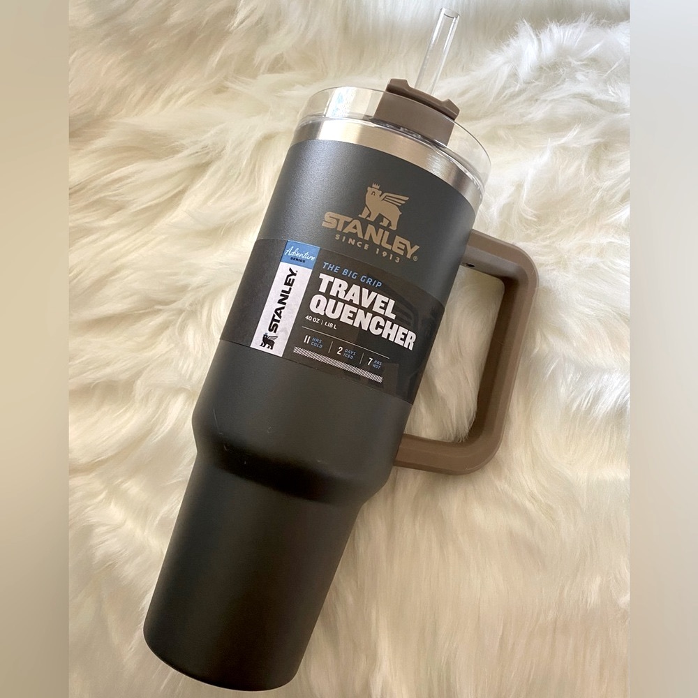 NWT New Stanley 40 Oz. The Big Grip Travel Quencher Adventure Tumbler in COAL